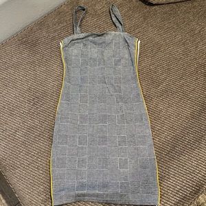 Adorable dress. With cute strips on sides.